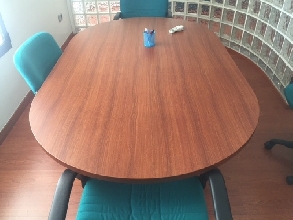 Mesa de reuniones como nueva